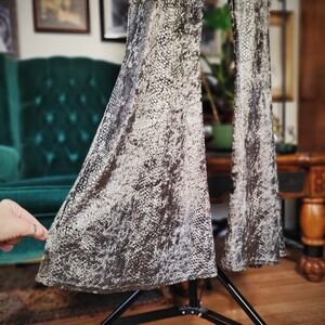 GYPSY JUNKIES Snakeskin-Style Stretchy Green Flared‎ Bell Bottom Pants❗️NEW❗️